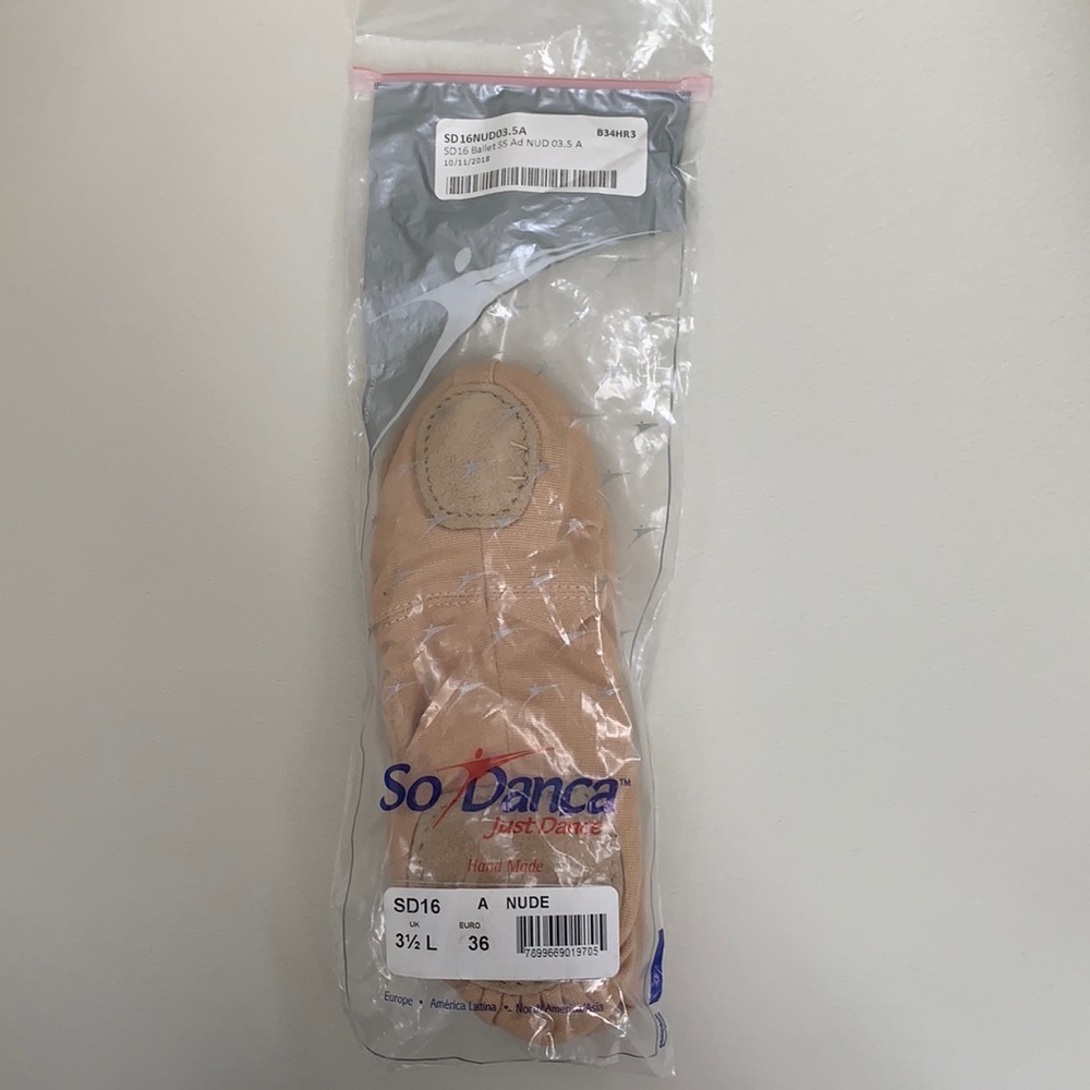 New With Tags So Danca Ballet Shoes Girls Size 36